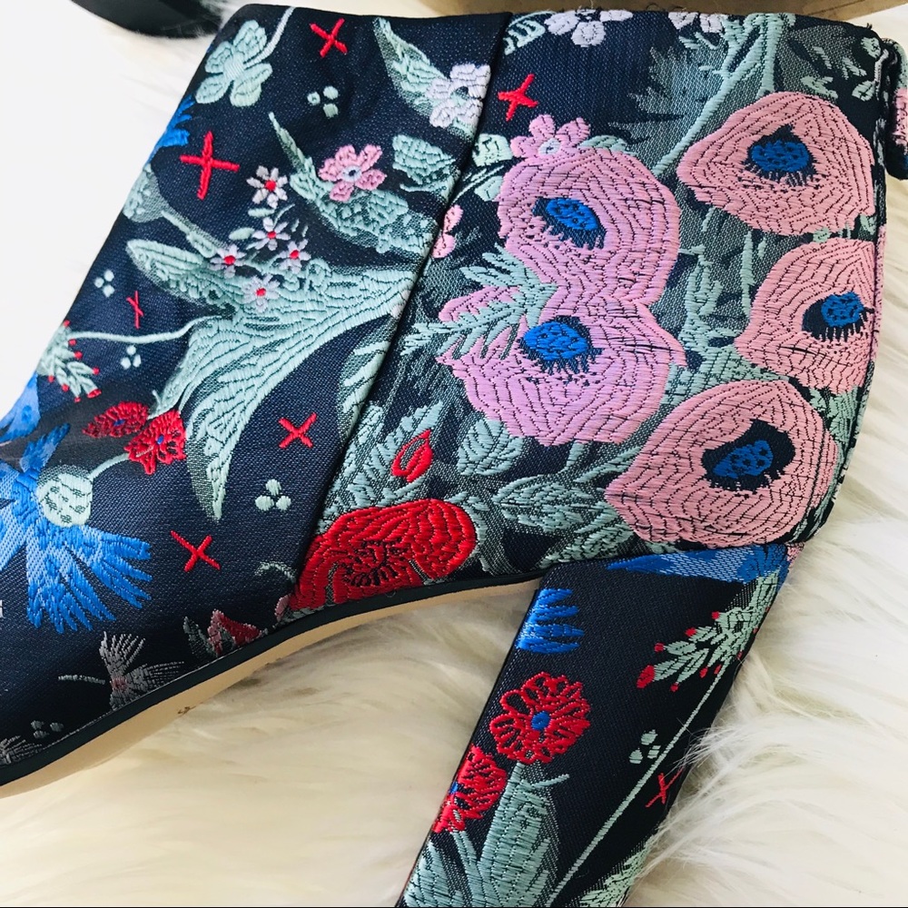 Sam Edelman • Cambell Floral Brocade Booties - Picture 4 of 8